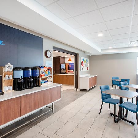 Holiday Inn Express Hastings By Ihg Ngoại thất bức ảnh