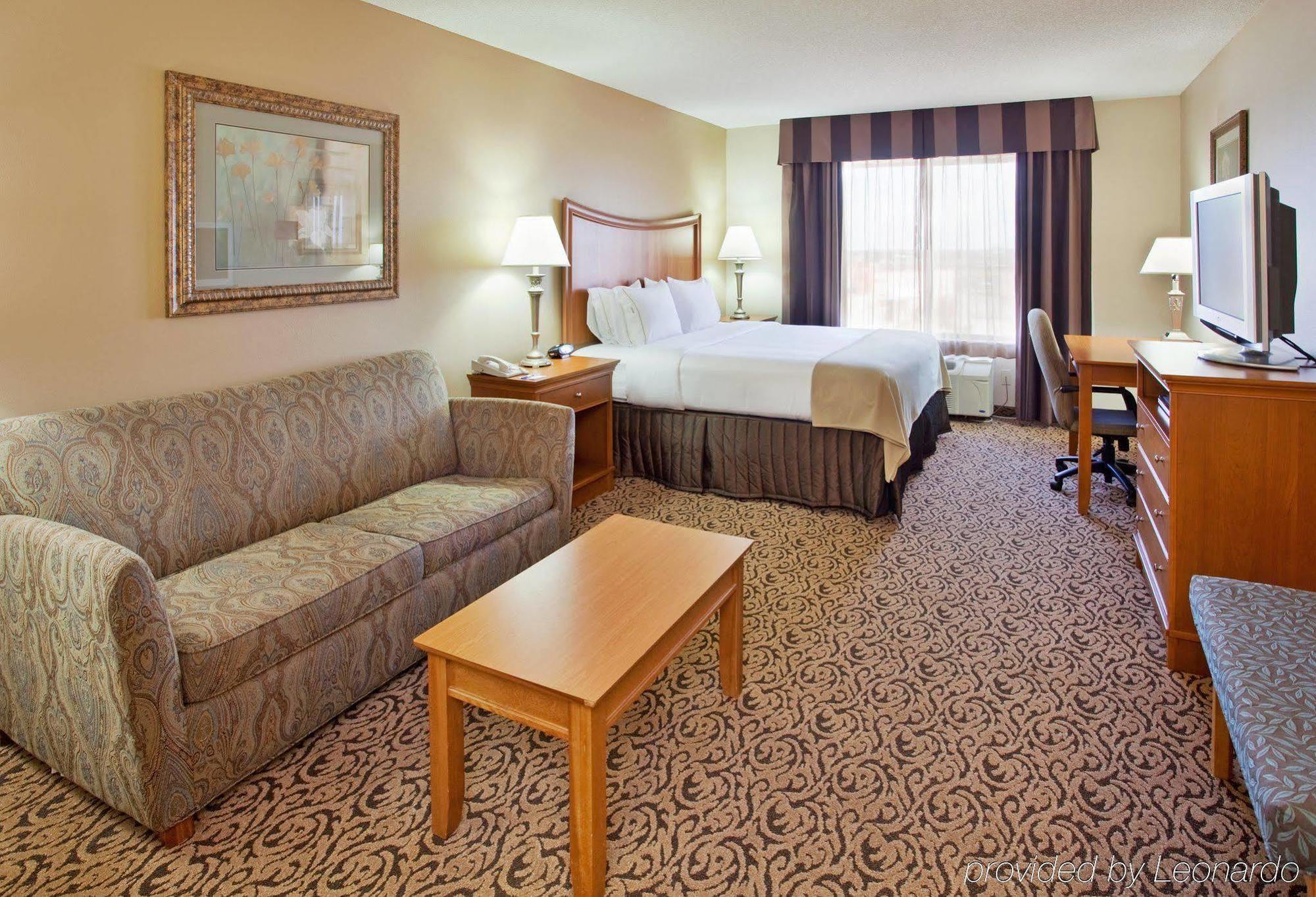 Holiday Inn Express Hastings By Ihg Ngoại thất bức ảnh
